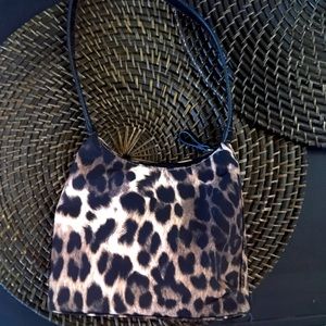 Vintage leopard shoulder purse